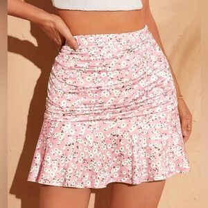 NWOT Floral Pleated Ruffle Mini Skirt